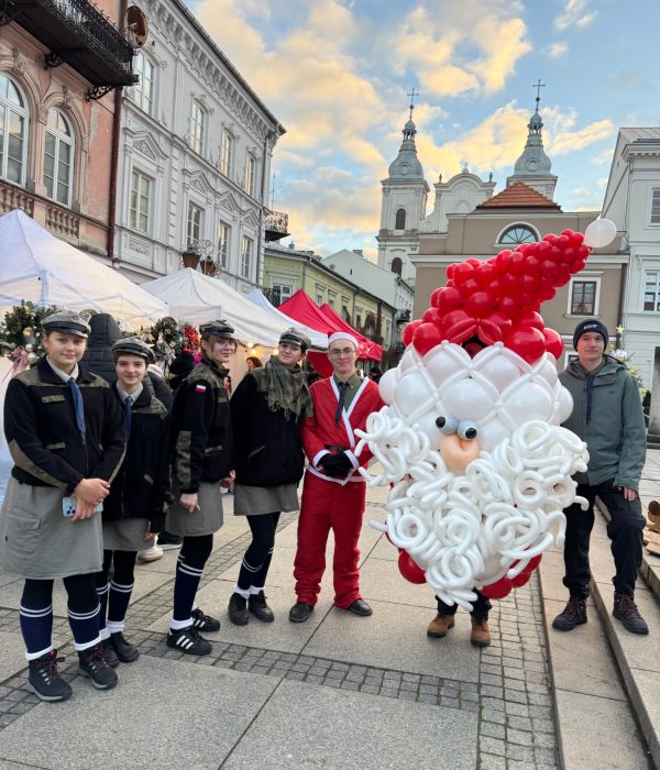 balonowa maskotka żywa maskotka Mikołaja